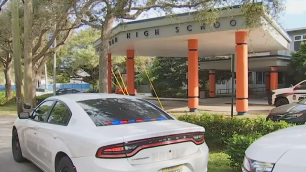 5 students hospitalized after taking ‘gummies’ at Stranahan High School in Fort Lauderdale