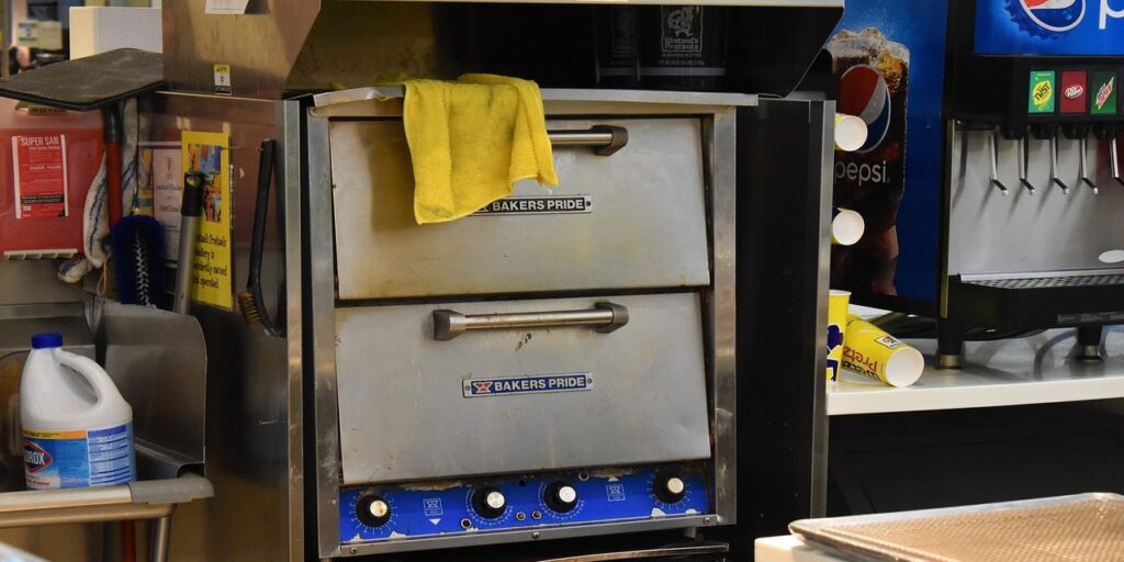 Novi restaurant inspections: Non-edible ingredients, cockroaches found