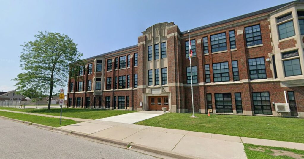 Cannabis candies brought to Windsor, Ont. school, Grade 8 student taken to hospital