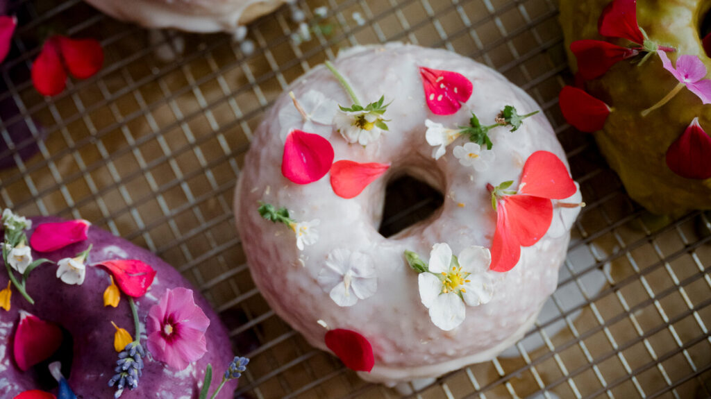 How to Cook With Flowers: 3 Recipes With Edible Blossoms