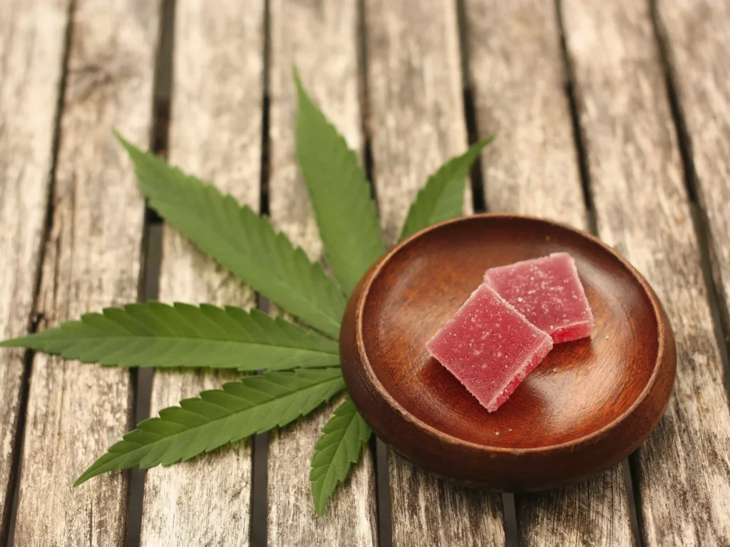 THC and CBD Edibles More Effective at Pain Relief Than CBD Alone 