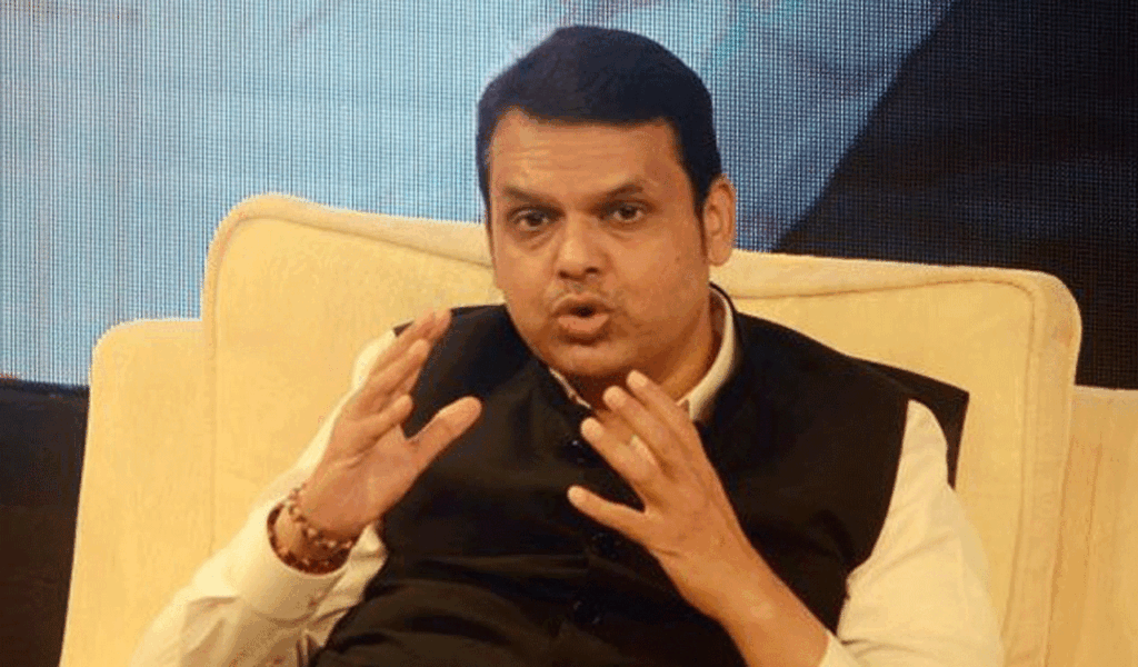 Fadnavis directs FDA to frame SOPs to curb edible oil adulteration